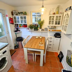 2-bedroom-home-in-quiet-location-close-to-chester.hotelsin-chester.com/